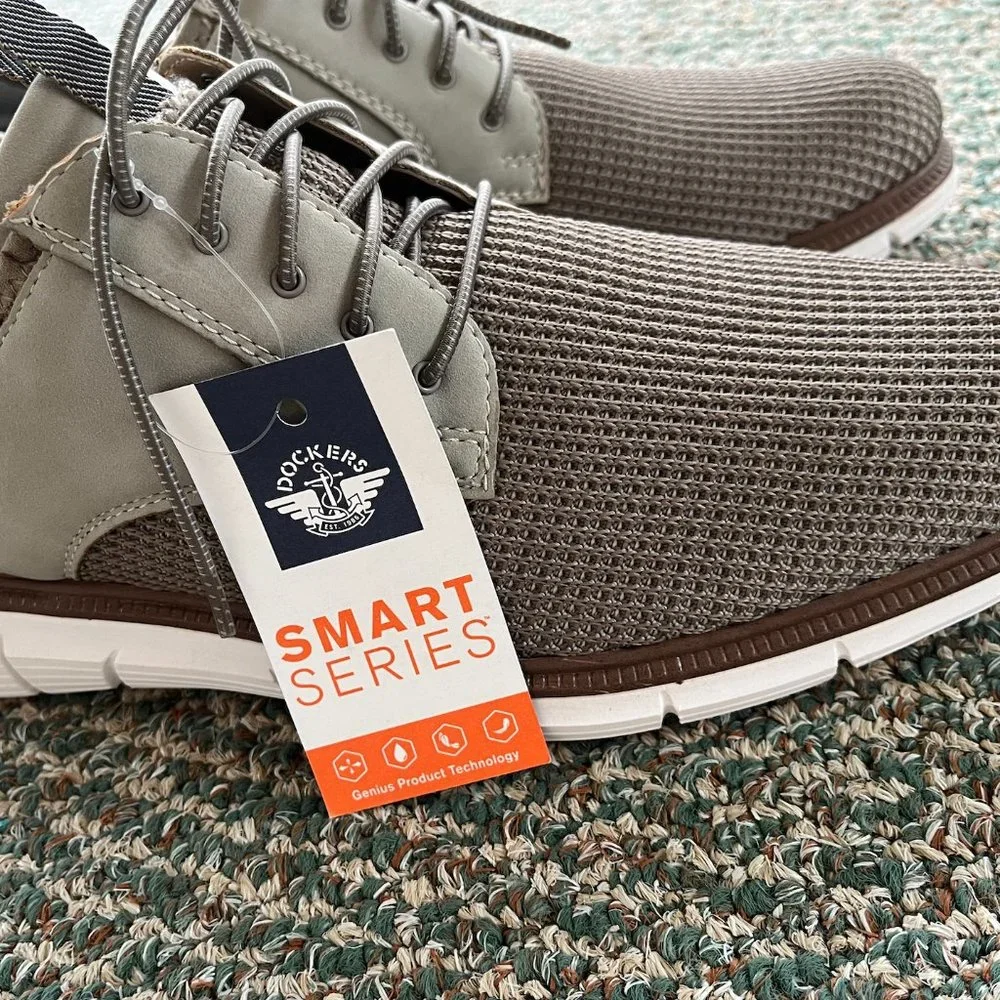 NWT Men's Dockers Calhoun Lace-up shoe, size 7.5 (or 9.5!)